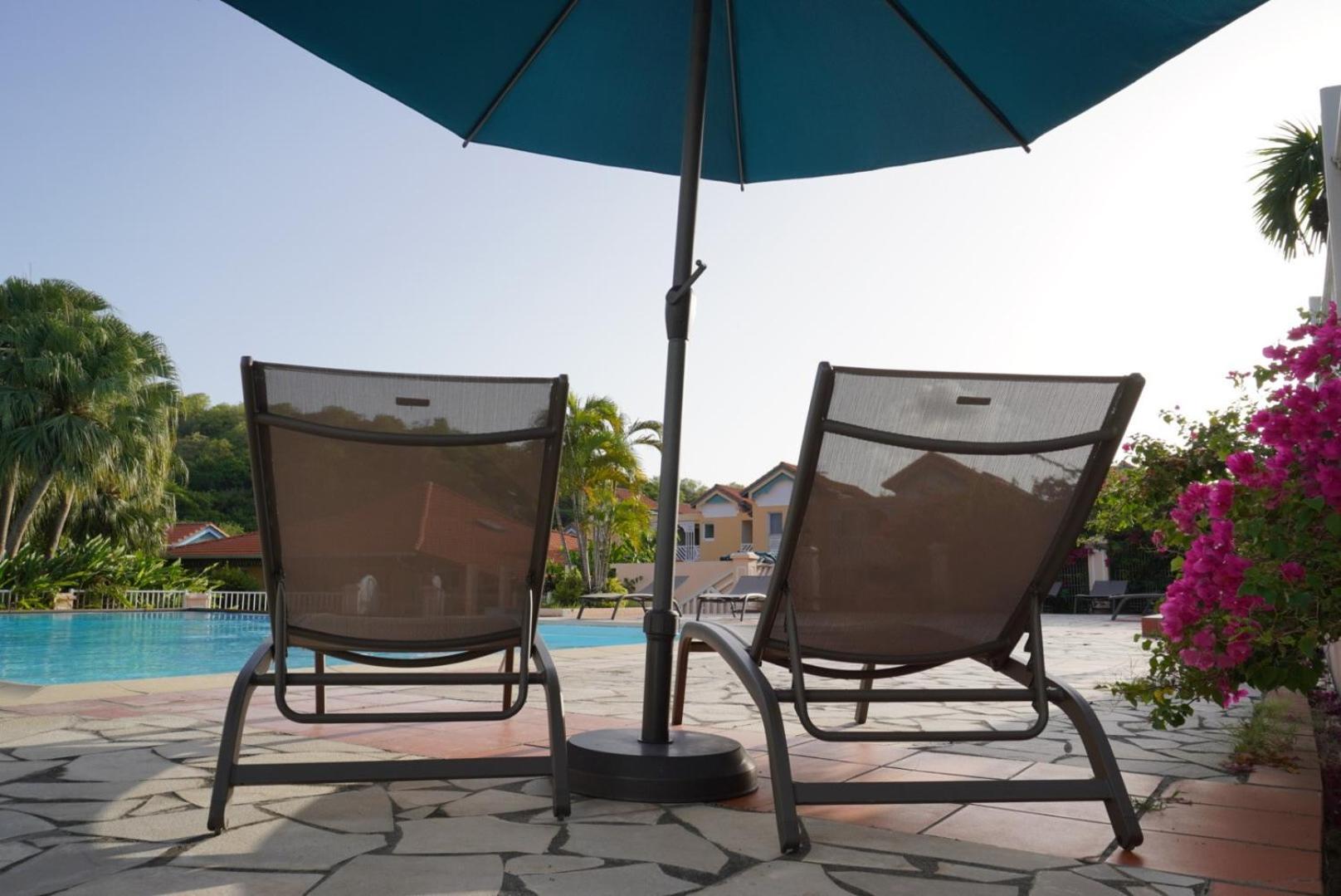 T2 Spacieux, Confort, Piscine & Plage A Sainte-Anne Exterior foto